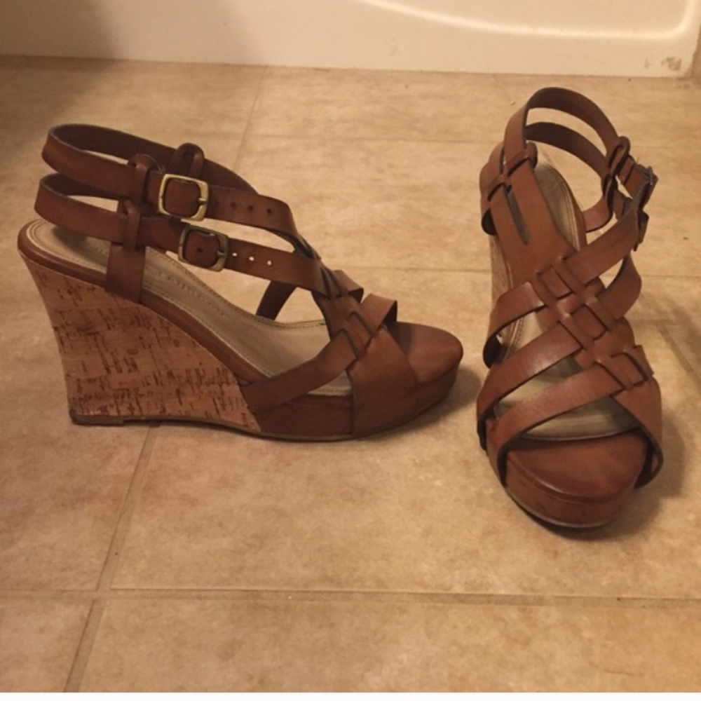 leather Chinese Laundry wedge w cork heel